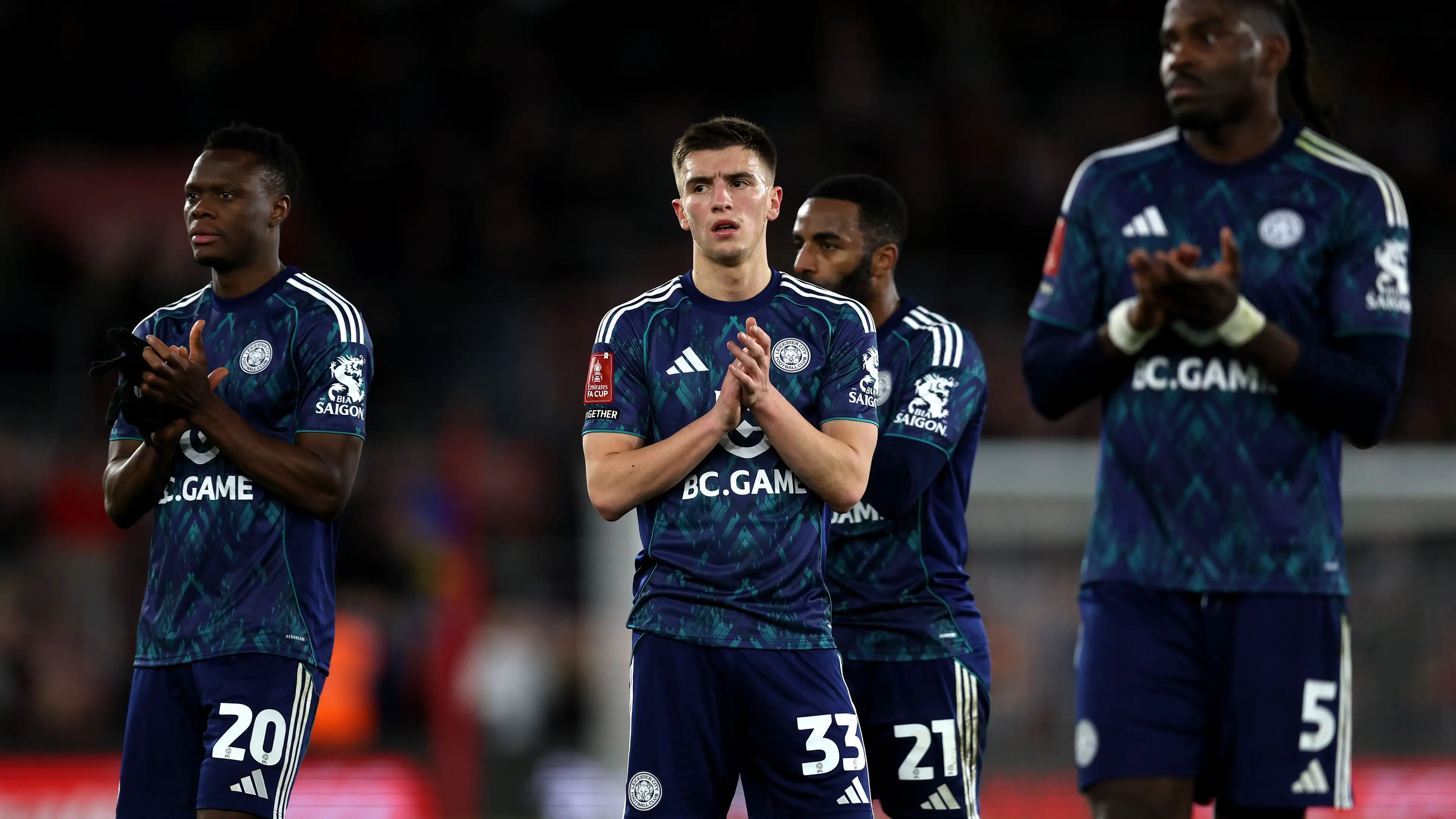 Leicester walczy o punkty, Premier League chce surowszej kary