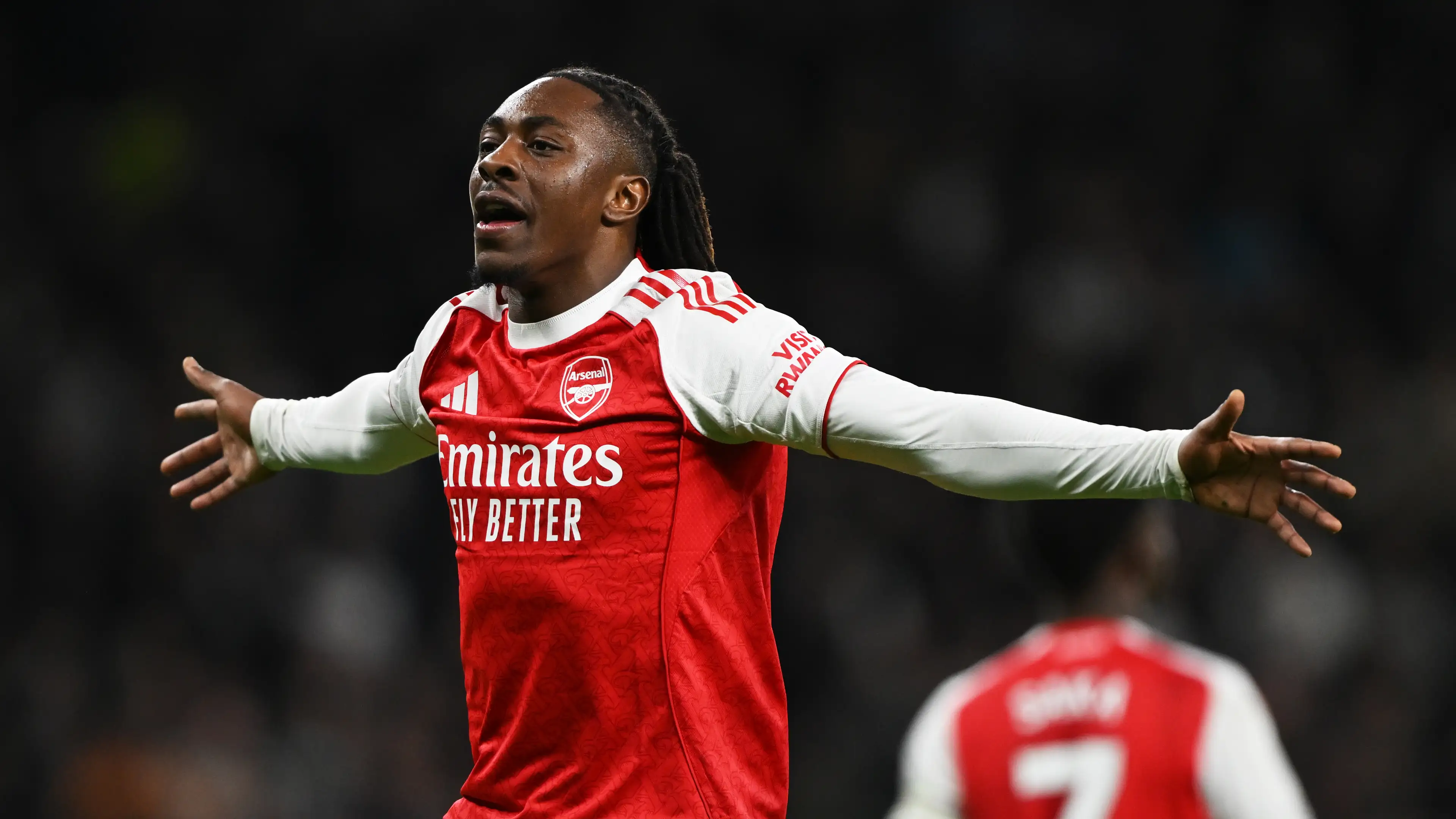 Eze dogania legendy Arsenalu w historii derbów