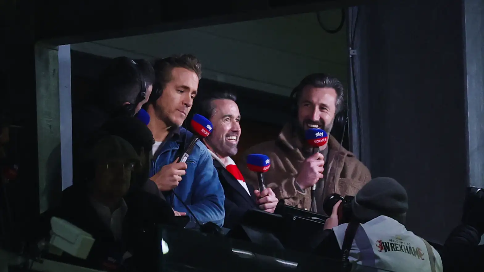 Reynolds i Mac: Szalony mecz Wrexham i droga do Premier League