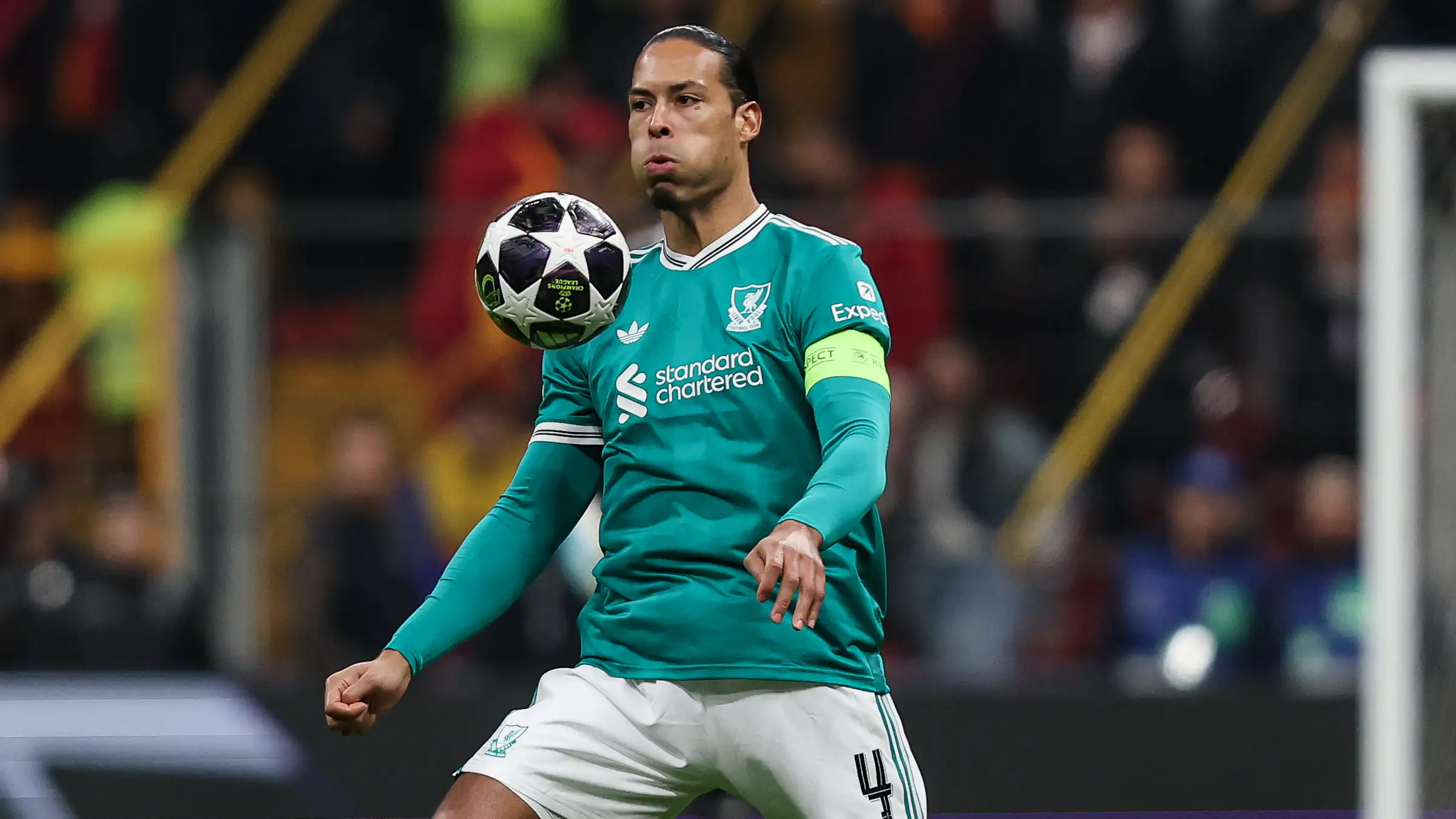 Van Dijk na krawędzi zawieszenia w Lidze Mistrzów?