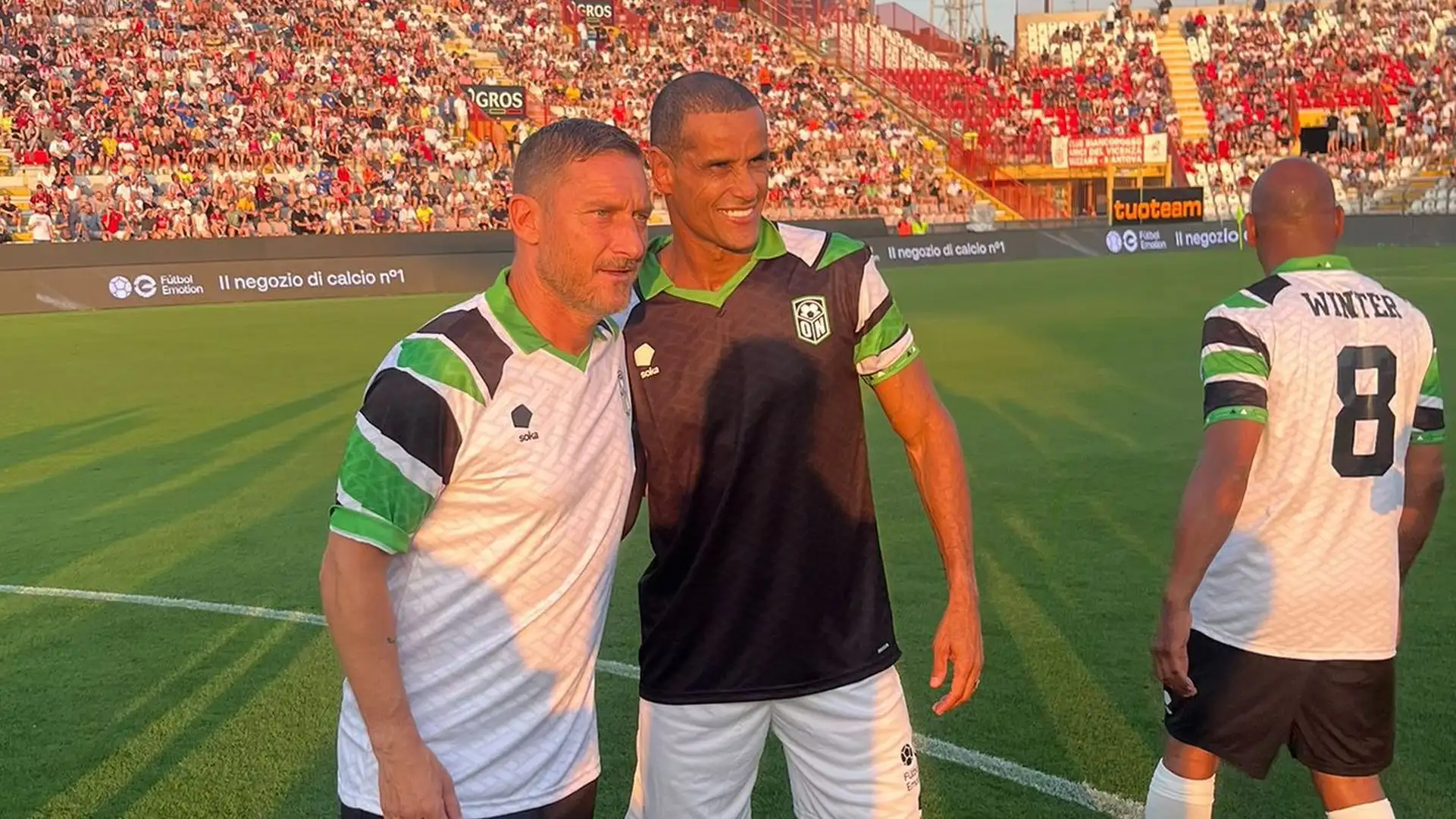 Operazione Nostalgia: Gdzie obejrzeć legendy na żywo?