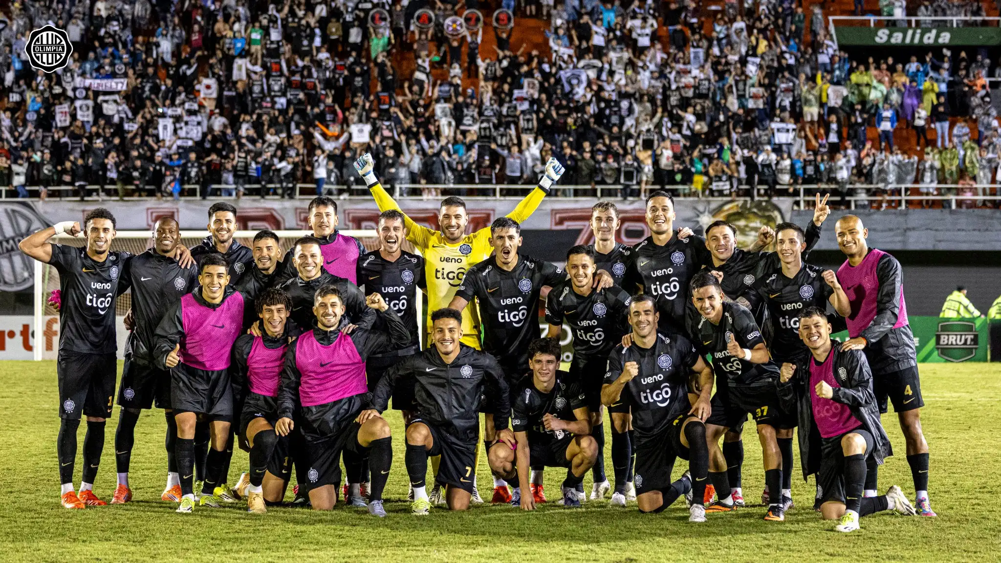 Facebólowy gol: Jak piłka trafiła do bramki po uderzeniu w twarz?