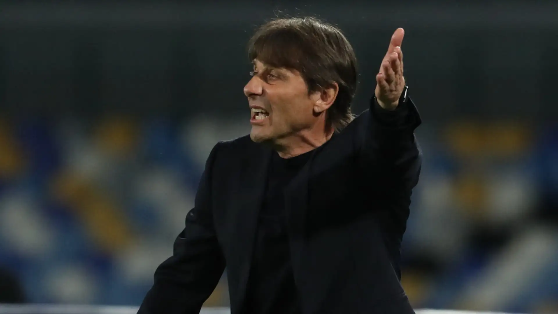 Conte w Napoli: Twarde żądania i cztery warunki prezesa