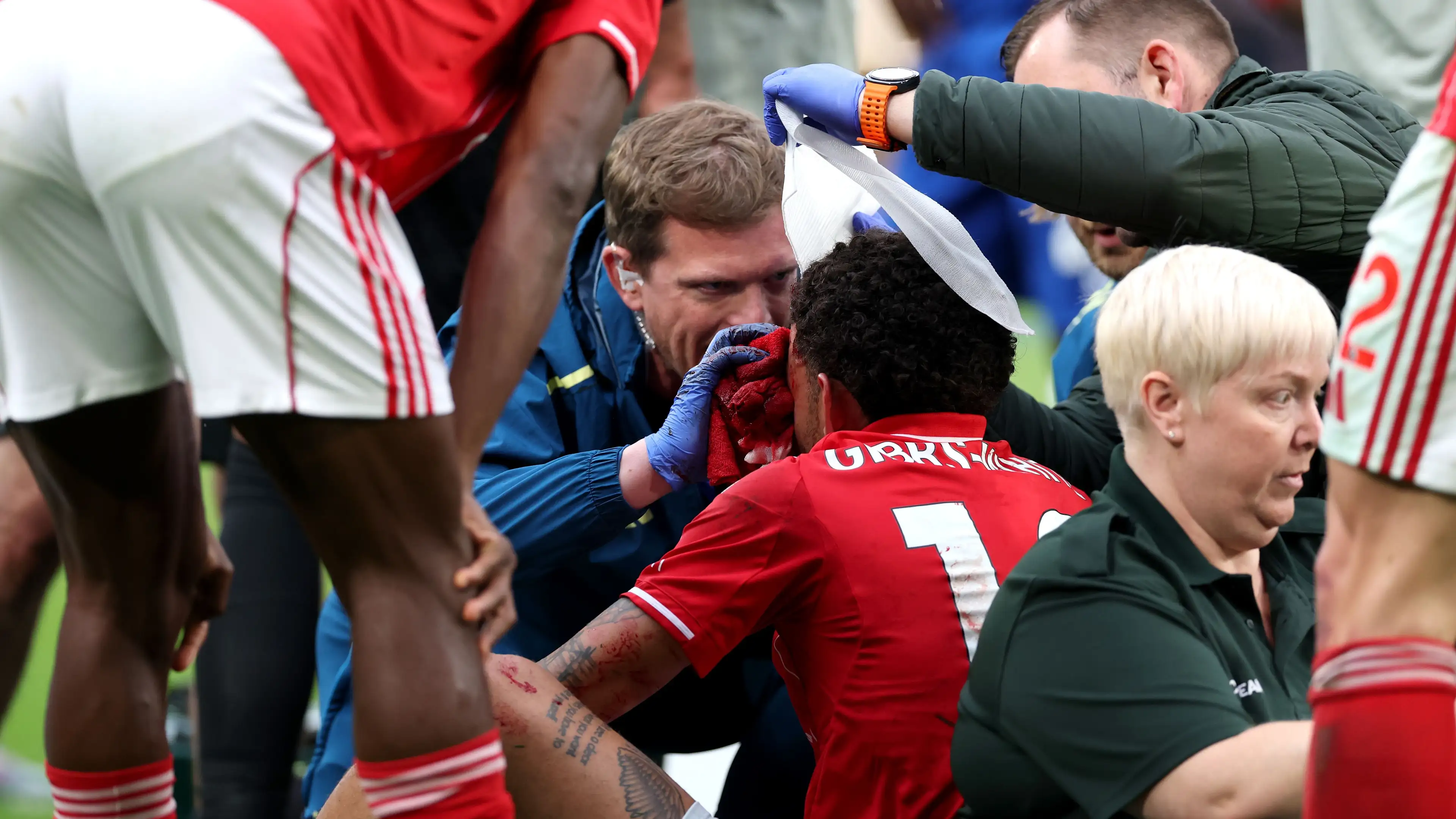 Morgan Gibbs-White w masce po koszmarnej kontuzji głowy. Czy zagra w półfinale Ligi Europy?