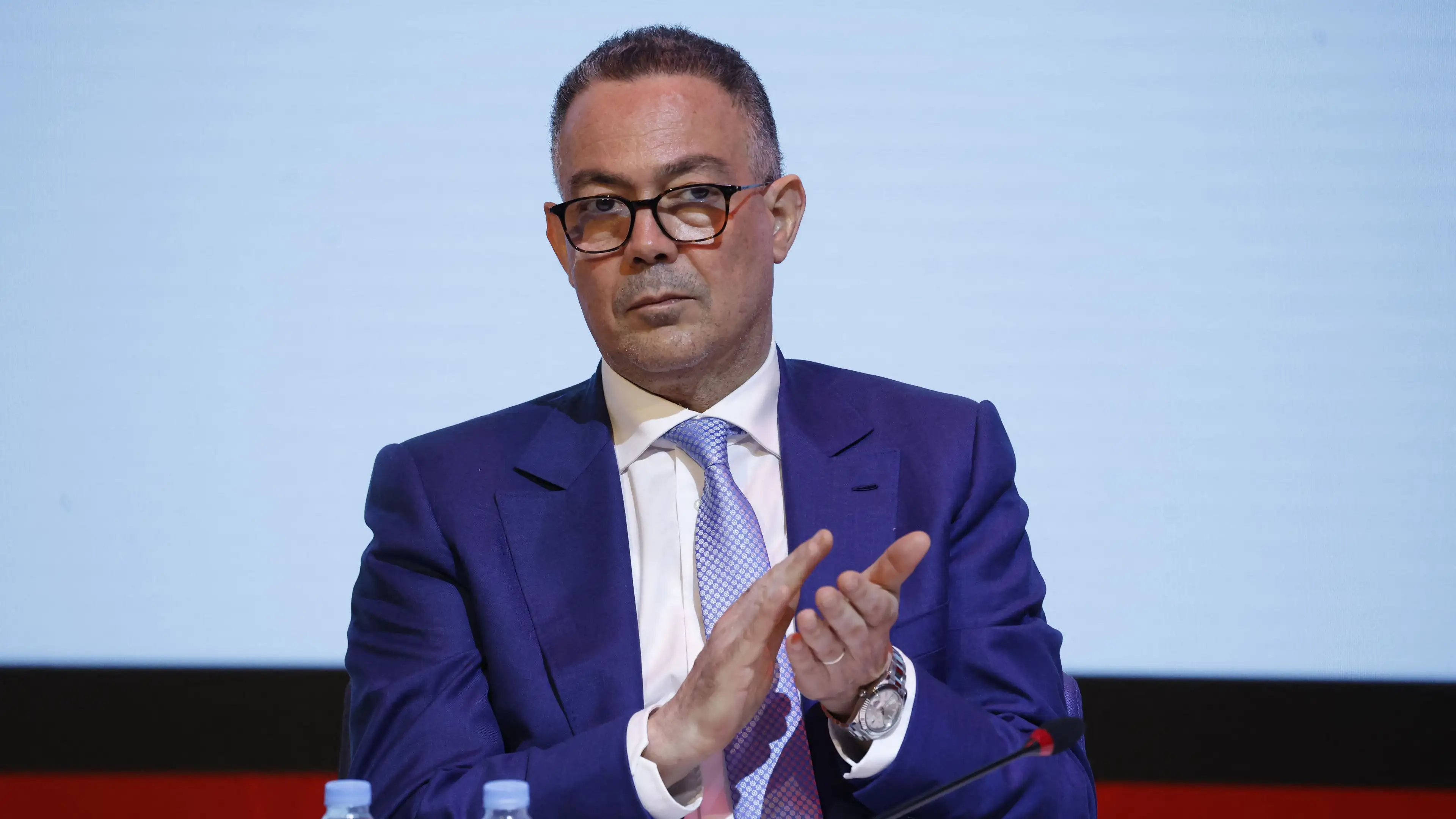 Lekjaa: Polityczny zwrot czy zwykła gra?