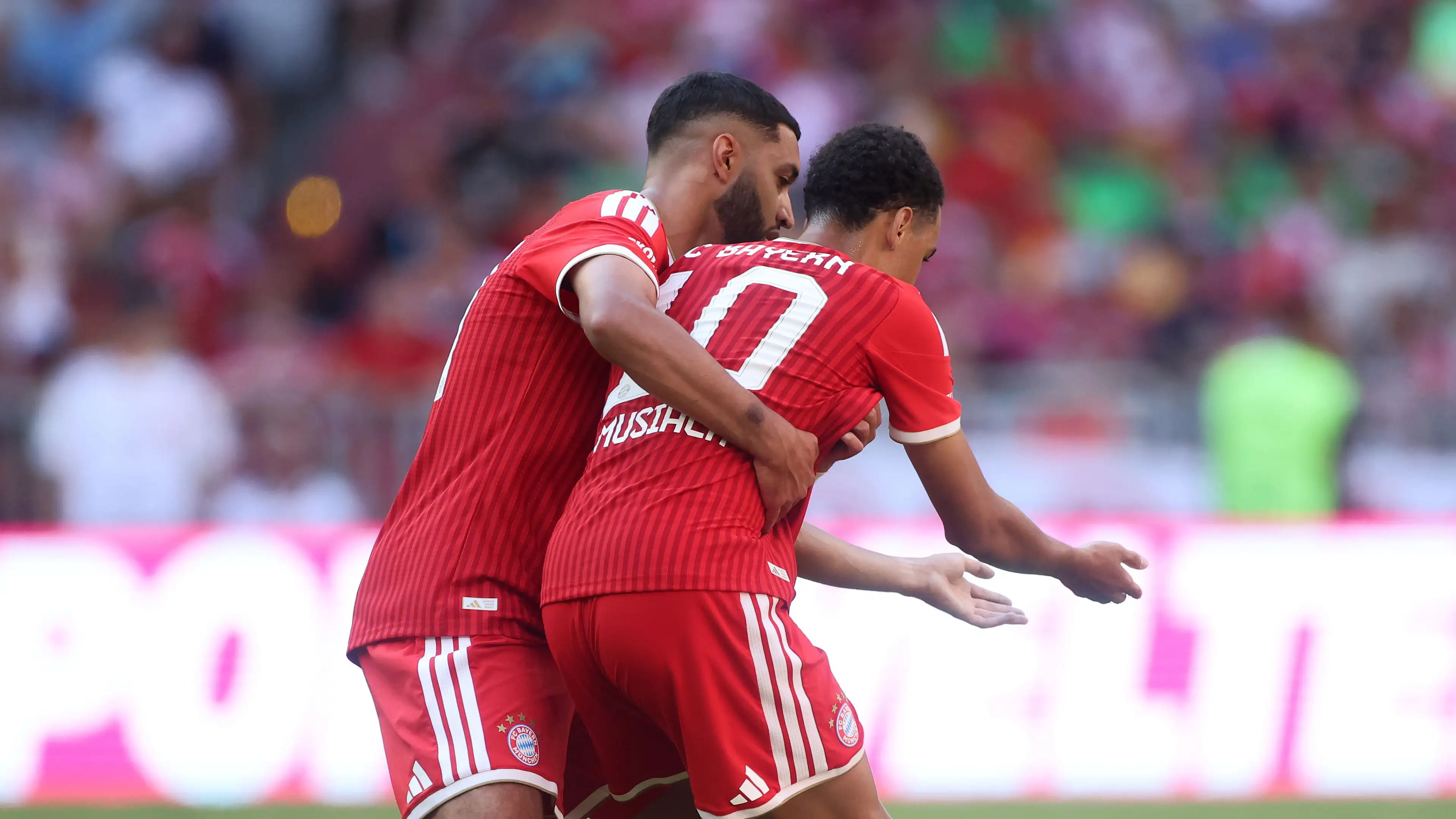 Bayern pokonuje Leipzig, Saibari błyszczy w debiucie