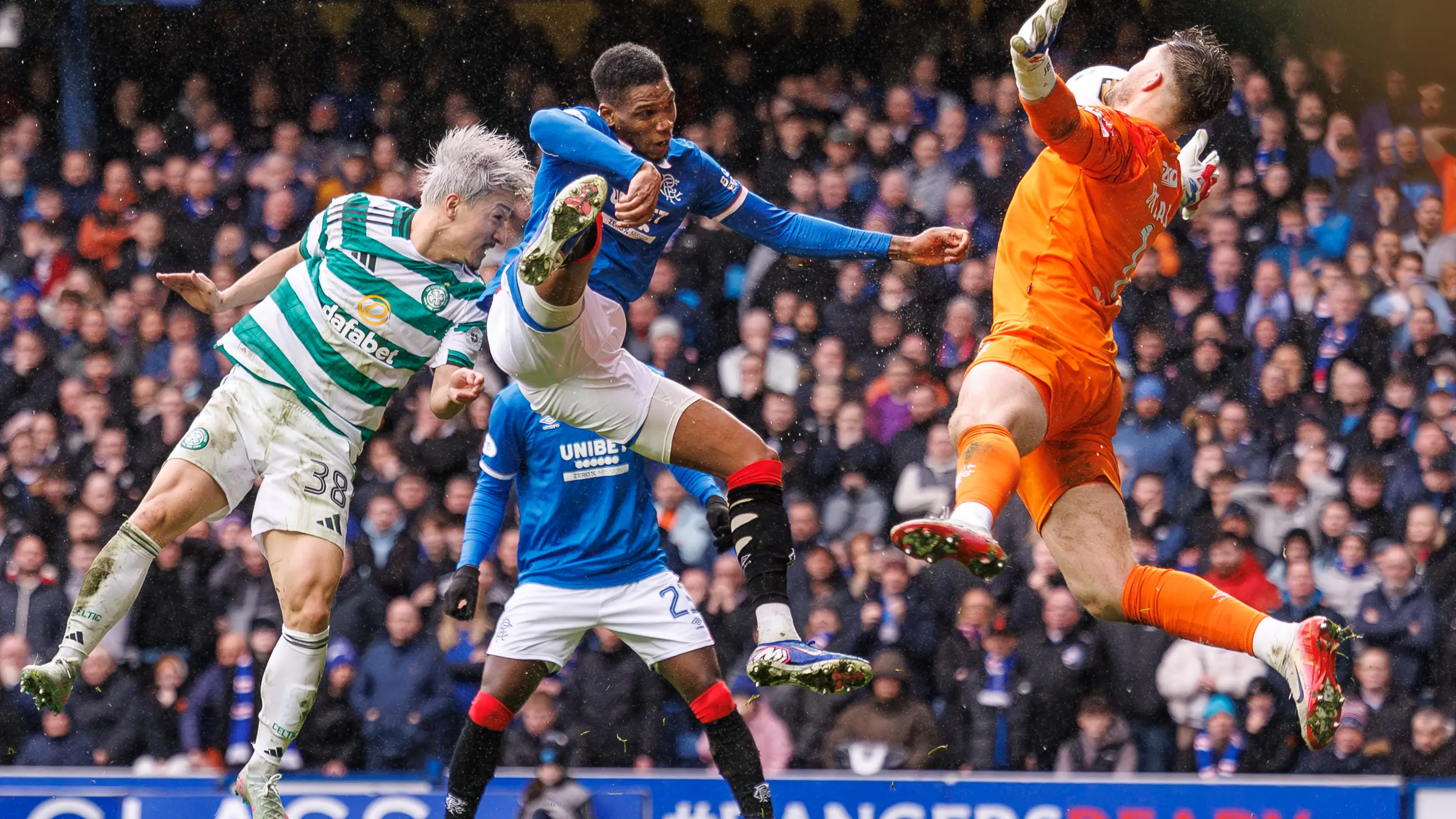Derby Szkocji bez kibiców. Bezprecedensowa kara dla Celticu i Rangers