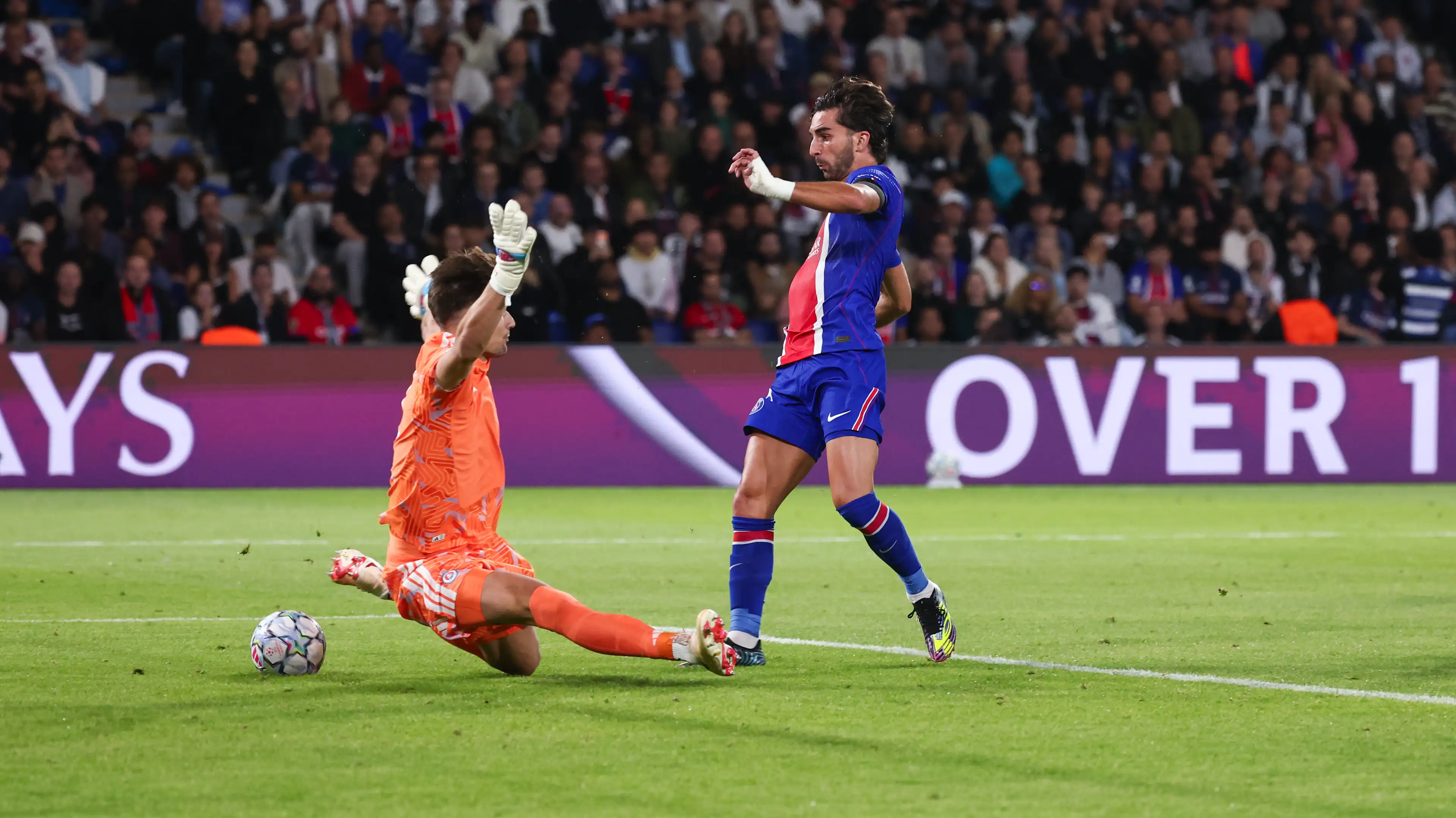 Ferran Torres: Barcelona i Real Madryt w grze o Ligę Mistrzów?