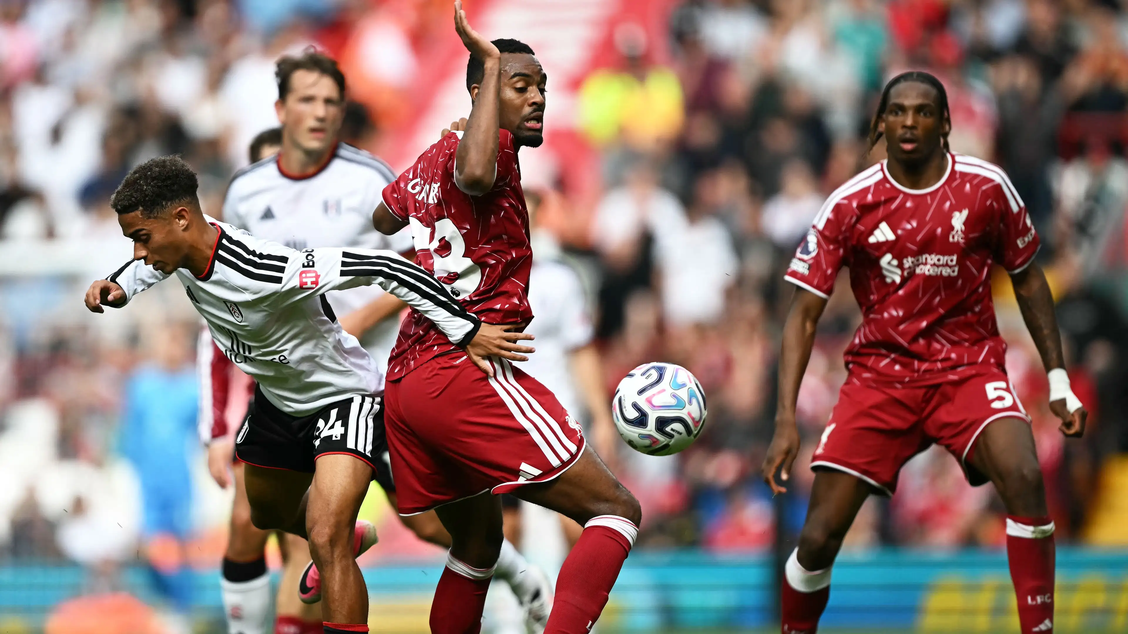 Liverpool zawodzi w szoku, remis z Fulham na Anfield