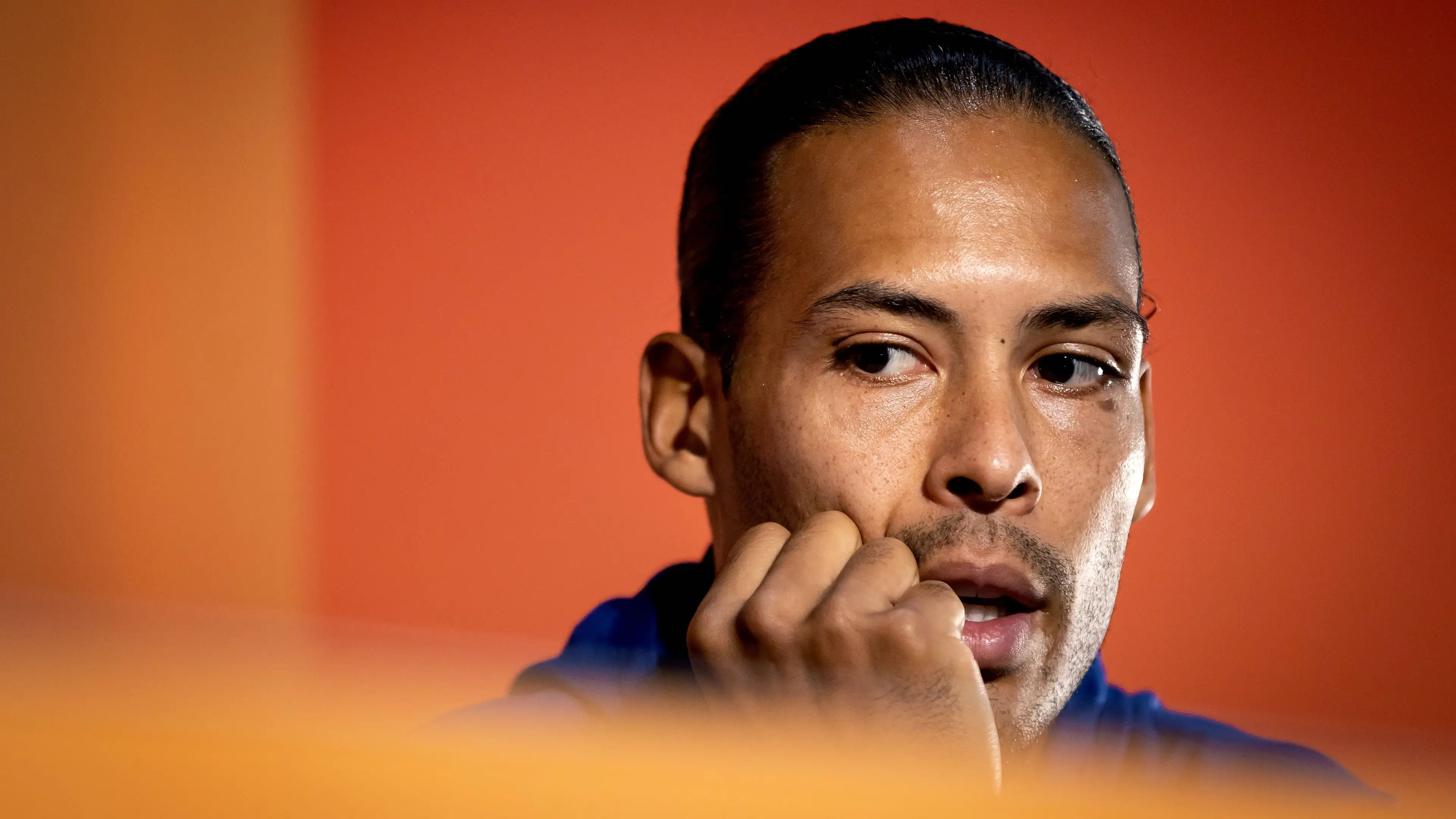 Kapitan Oranje w ogniu pytań: Virgil van Dijk kontra media