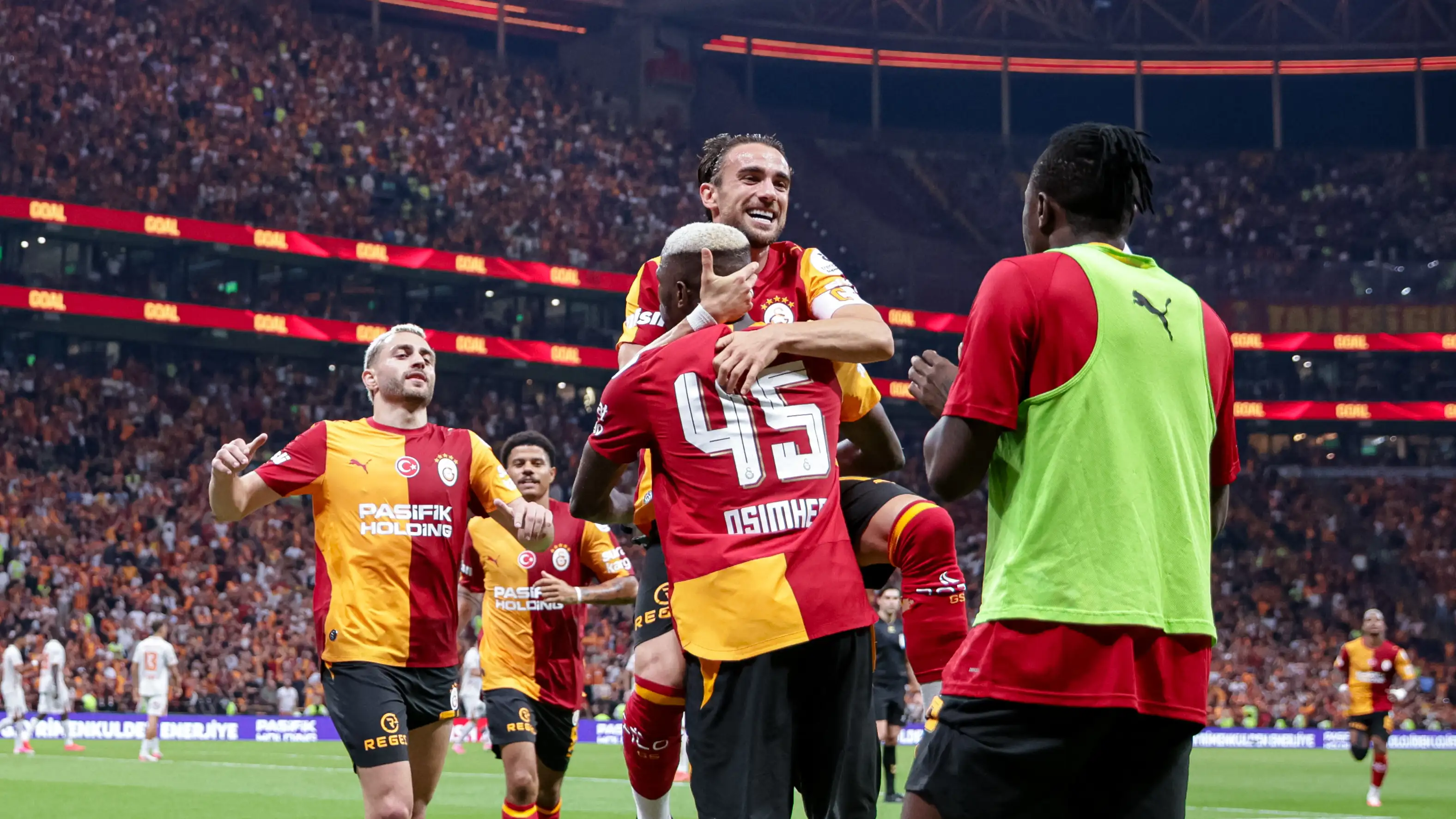 Galatasaray Odzyskuje Broń: Kluczowy Gracz Wraca Przed Starciem z Barceloną