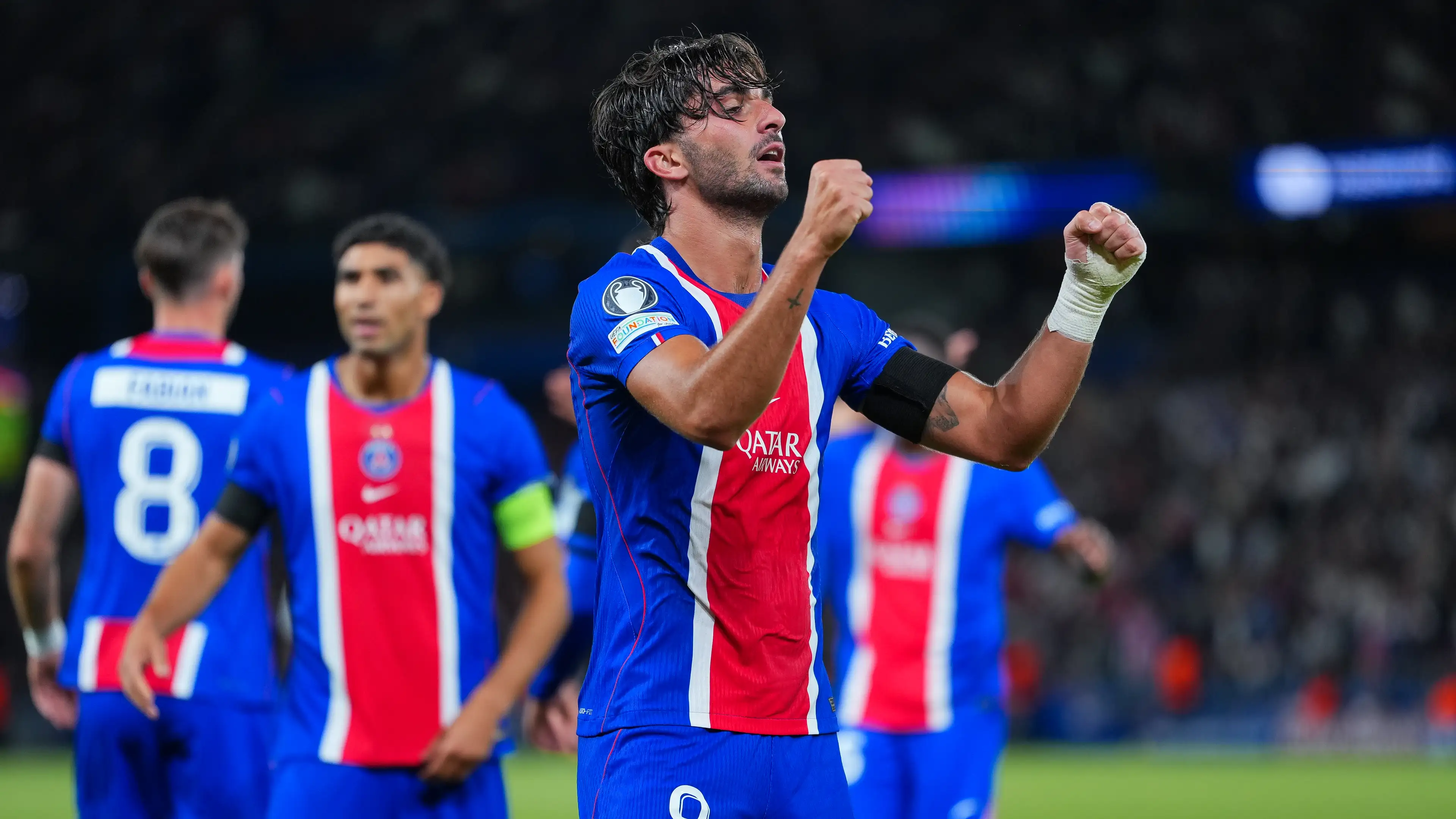 Torres błyszczy w PSG: Pierwsze trofeum i gol za golem